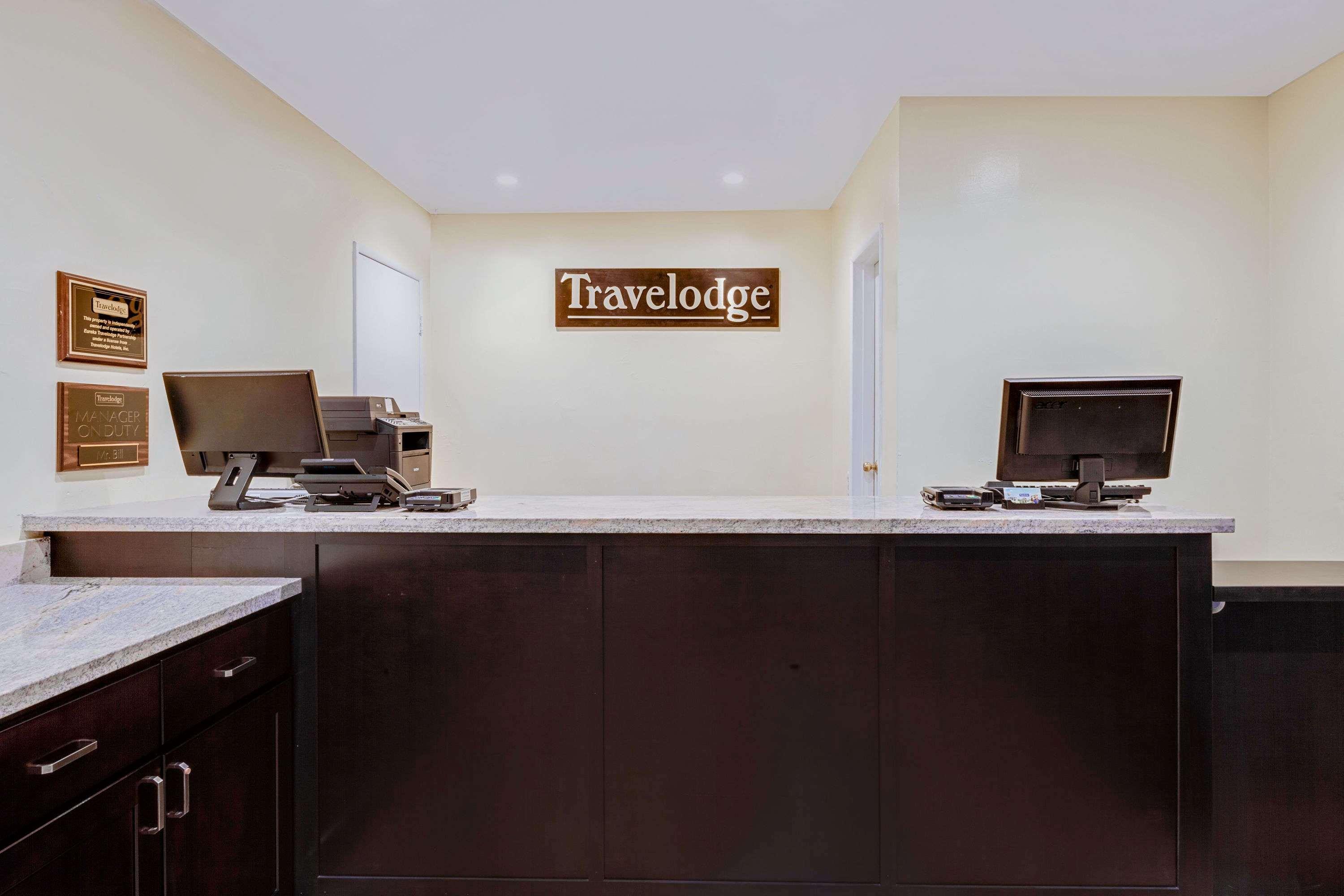 Travelodge By Wyndham Юрика Екстер'єр фото